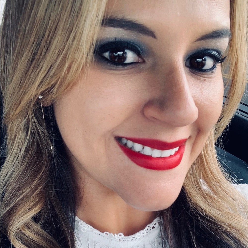 Meet your Posher, Christina
